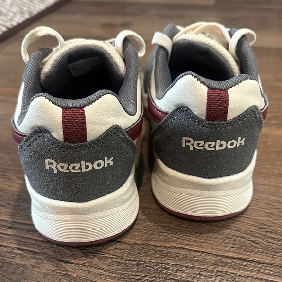 Kid’s crimson and gray Reebok sneakers - Picture 2 of 3